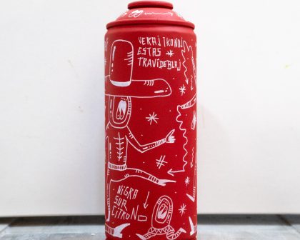 Astronaut custom spray urbano graffiti rojo