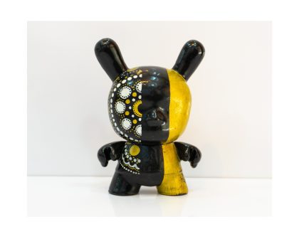 Custom Dunny de KidRobot por Roxy. Dot Series: Gold 3