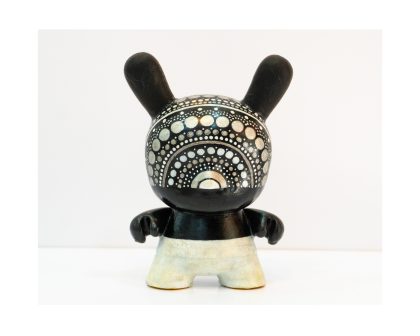 Custom Dunny de KidRobot por Roxy. Dot Series: Silver 1