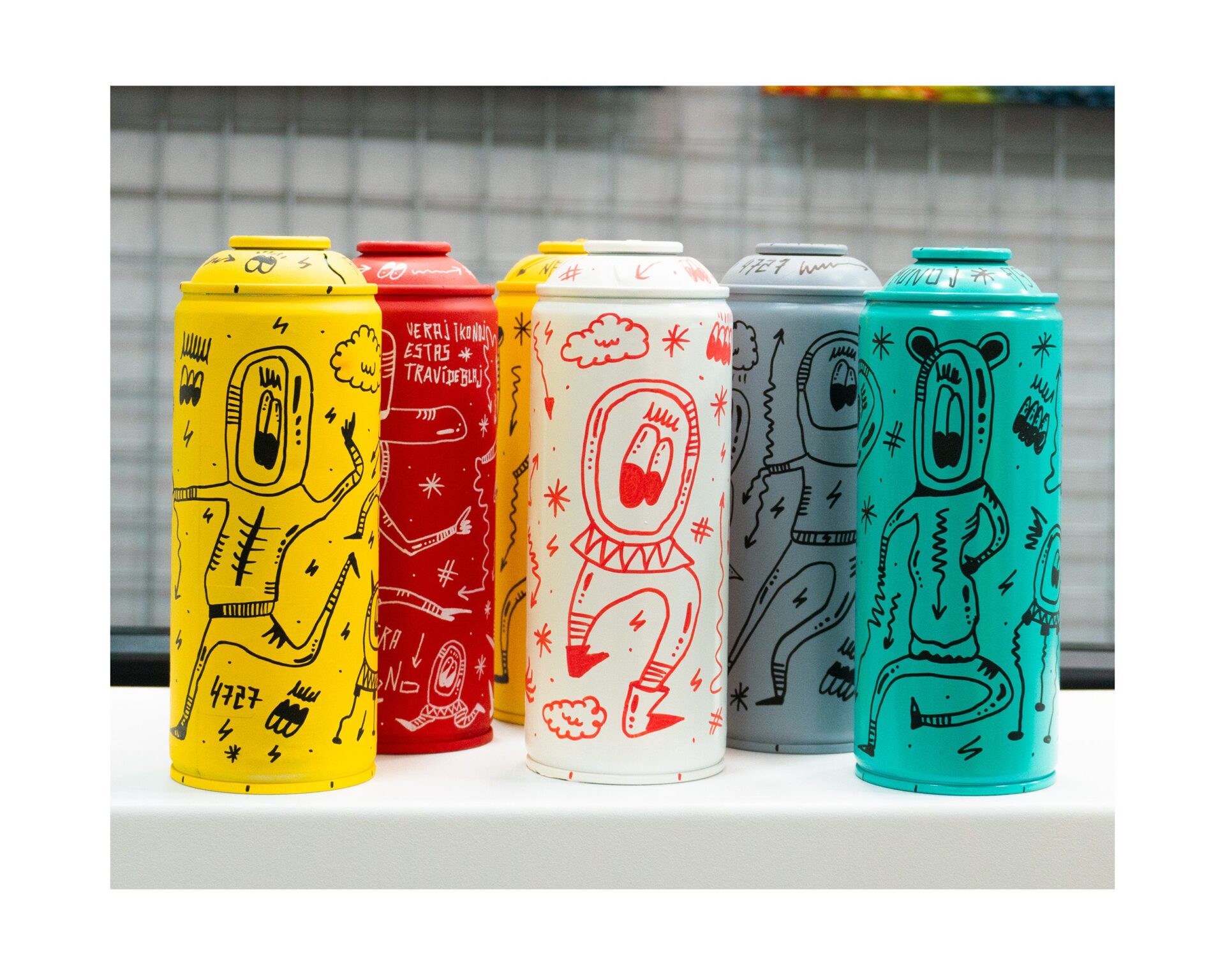 Conjunto de sprays pintados por astronaut